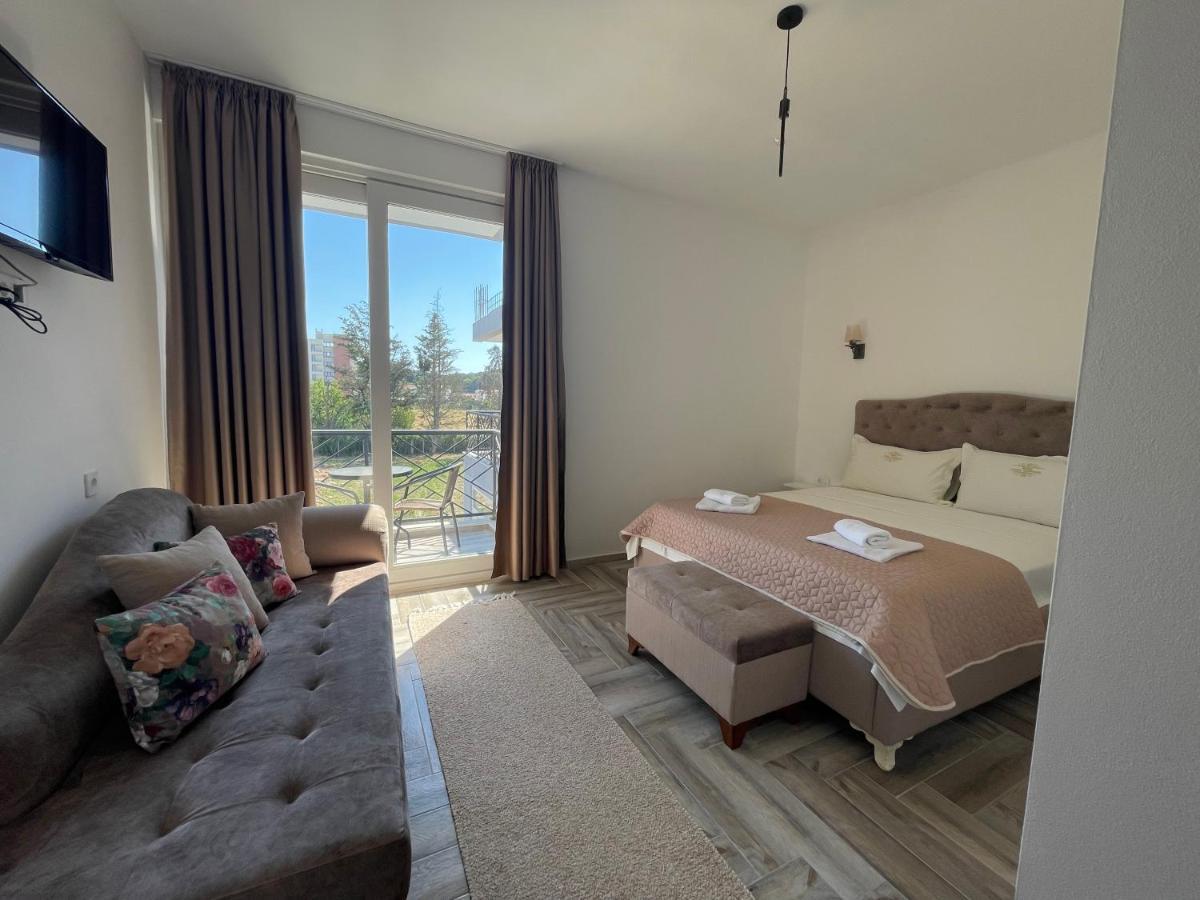 Belami Luxury Apartments Улцинь Екстер'єр фото